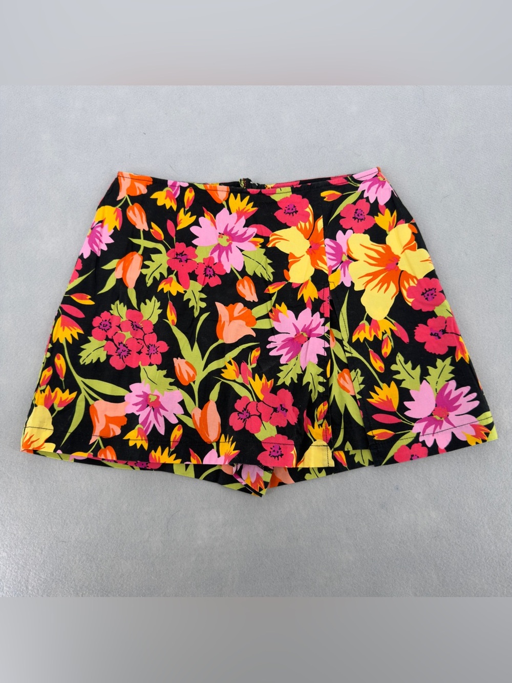 Wrapper Vintage Y2K Black Multi Colored Floral Skort Sz 5